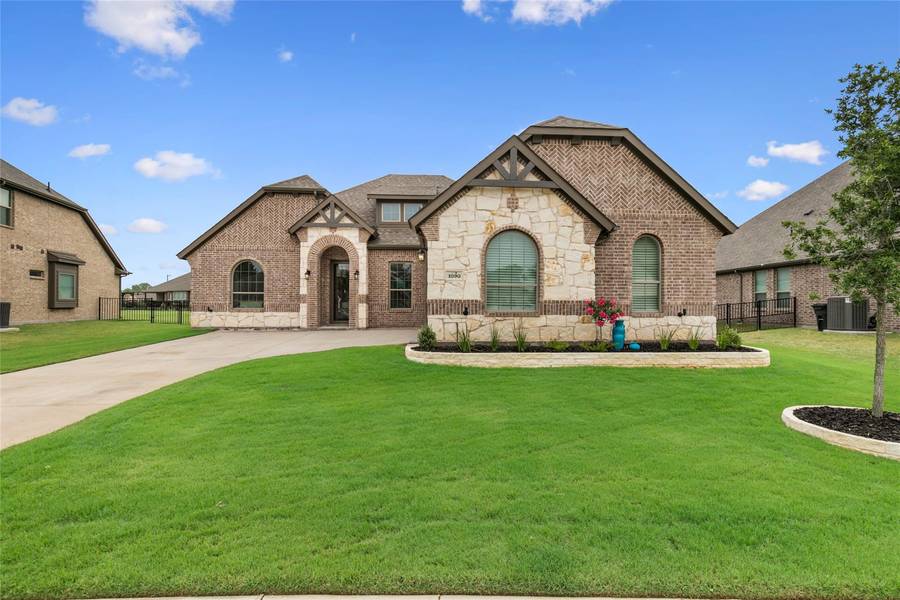 1090 Mickelson Drive, Granbury, TX 76048