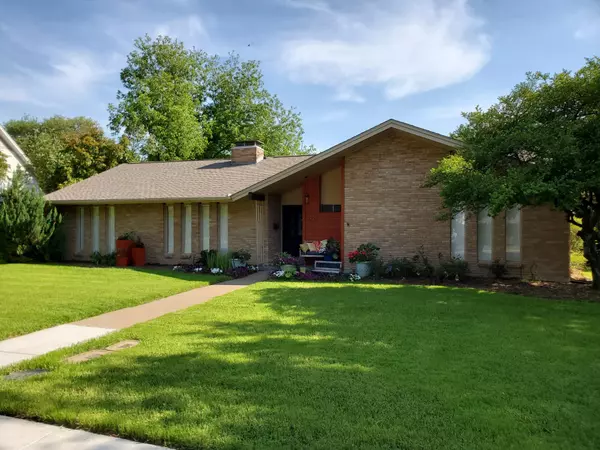 4921 Harvest Hill Road, Dallas, TX 75244