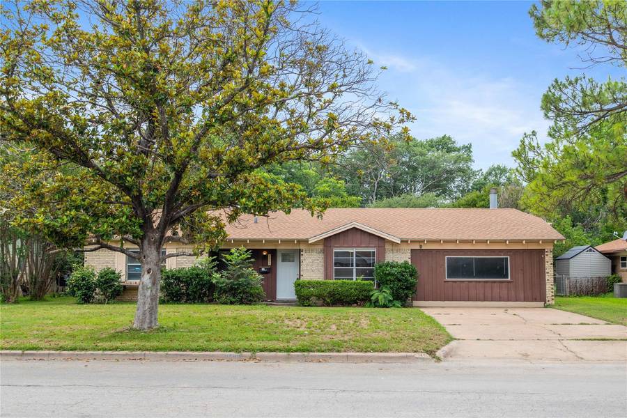 2205 10th Street, Brownwood, TX 76801