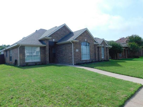 4820 Thames Drive, Grand Prairie, TX 75052