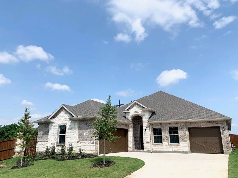 1301 DEER HOLLOW Drive, Arlington, TX 76002