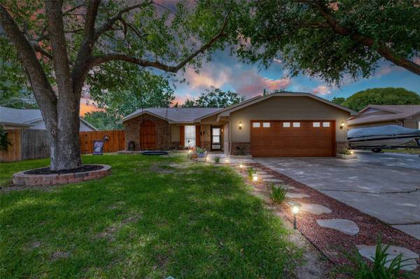 1300 Mercedes Street, Benbrook, TX 76126