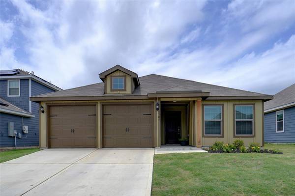 8305 Buck Mountain Pass, Fort Worth, TX 76179