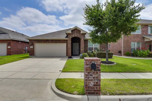 2652 Brookvalley Lane, Grand Prairie, TX 75052