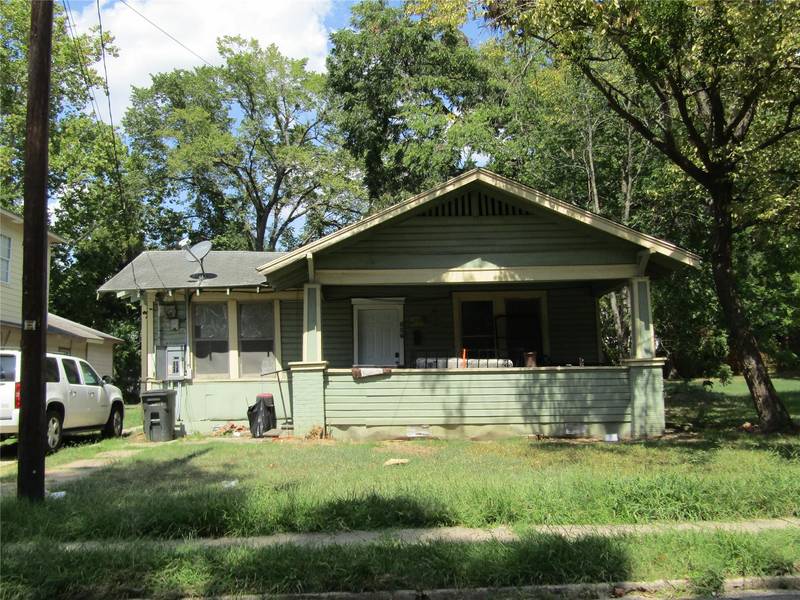 526 KAUFMAN, Paris, TX 75460