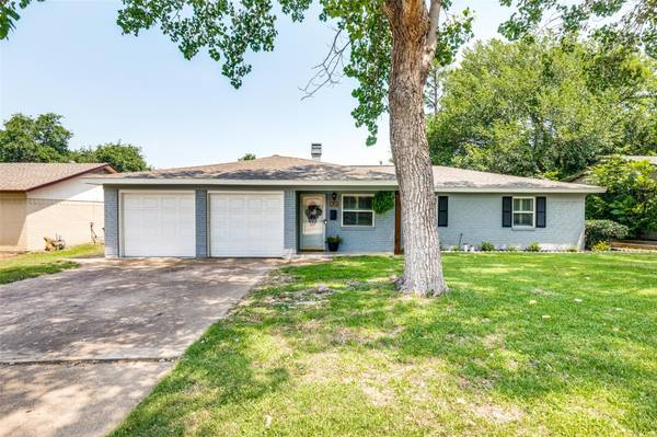 7525 Deaver Drive, North Richland Hills, TX 76180