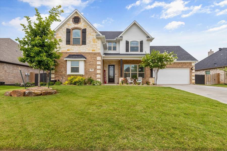 906 Bent Wood Lane, Cleburne, TX 76033