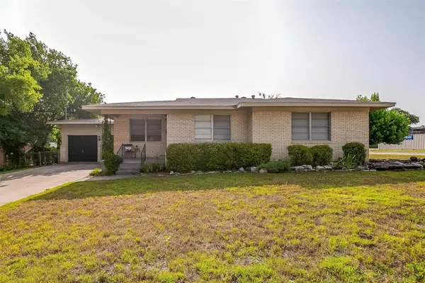 2963 Marys Lane, Fort Worth, TX 76116