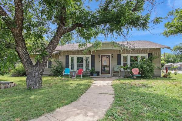 1417 S Colorado Street, Coleman, TX 76834