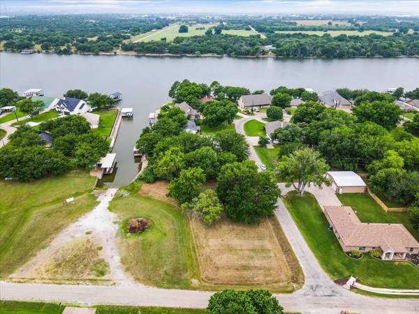 812 Janis Street,  Granbury,  TX 76049