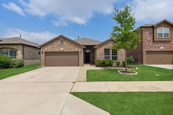 15736 Prairie Grass Lane, Fort Worth, TX 76177