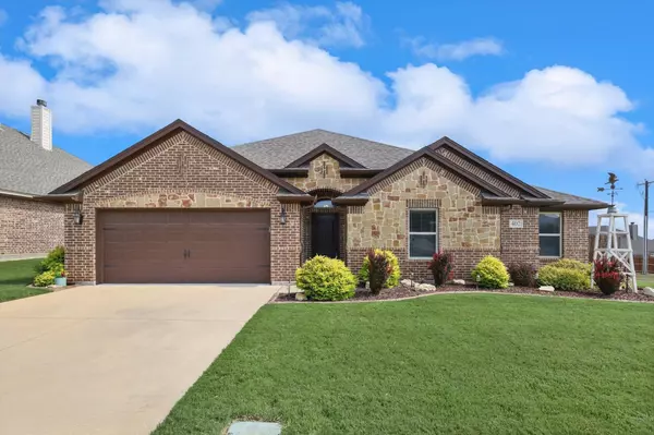 402 Lone Star Drive, Justin, TX 76247