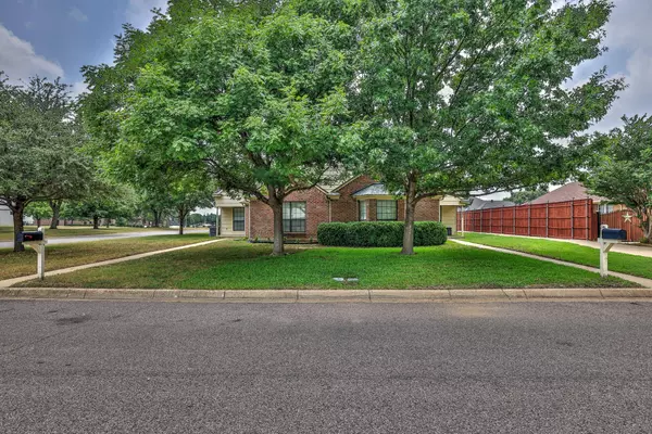 Fort Worth, TX 76133,7466-7468 Coachwood Circle