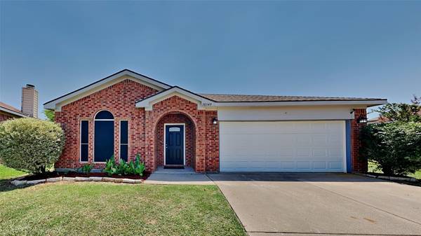 10349 Chadbourne Drive, Fort Worth, TX 76140