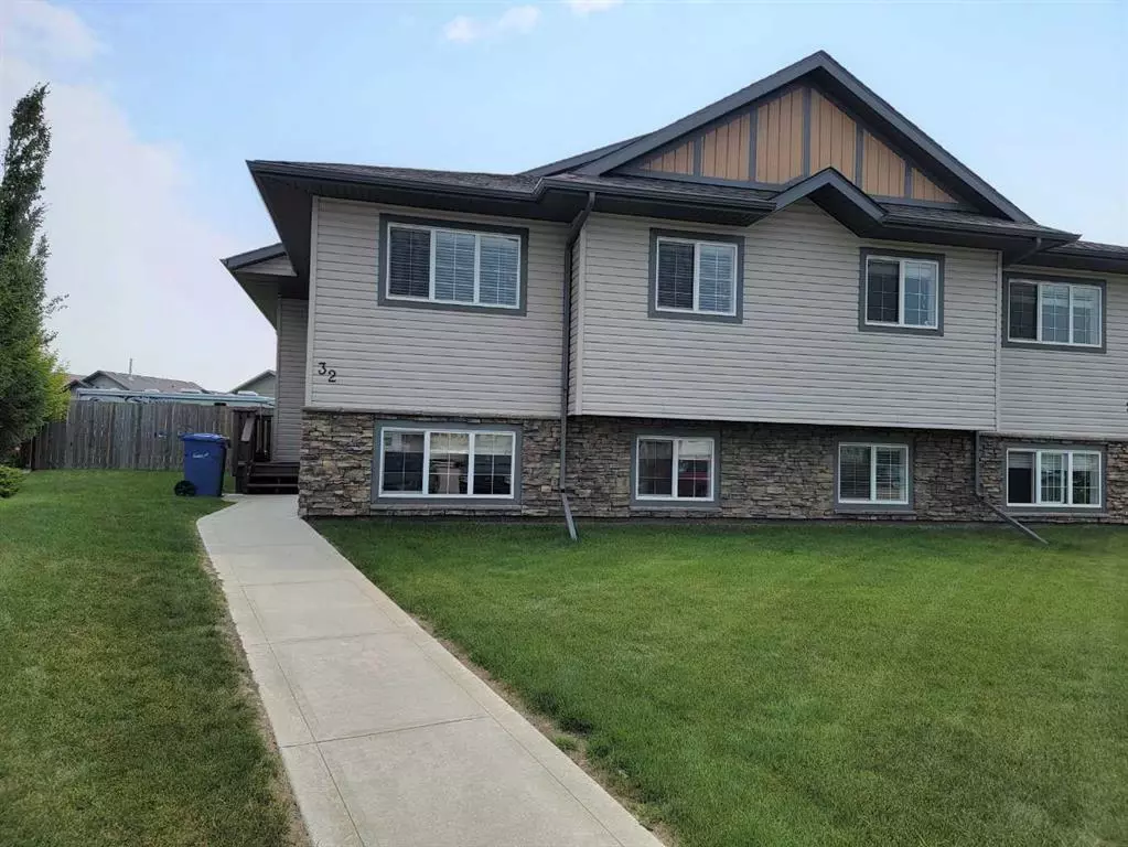 Penhold, AB T0M 1R0,32 Heron CT