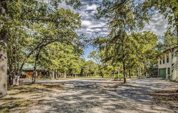 Quinlan, TX 75474,2432 Fox Point Road