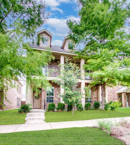 1936 Parkside Mews, Lancaster, TX 75146