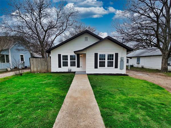 410 Williams Avenue, Cleburne, TX 76033