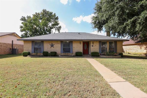 6 Lakewood Drive, Hickory Creek, TX 75065