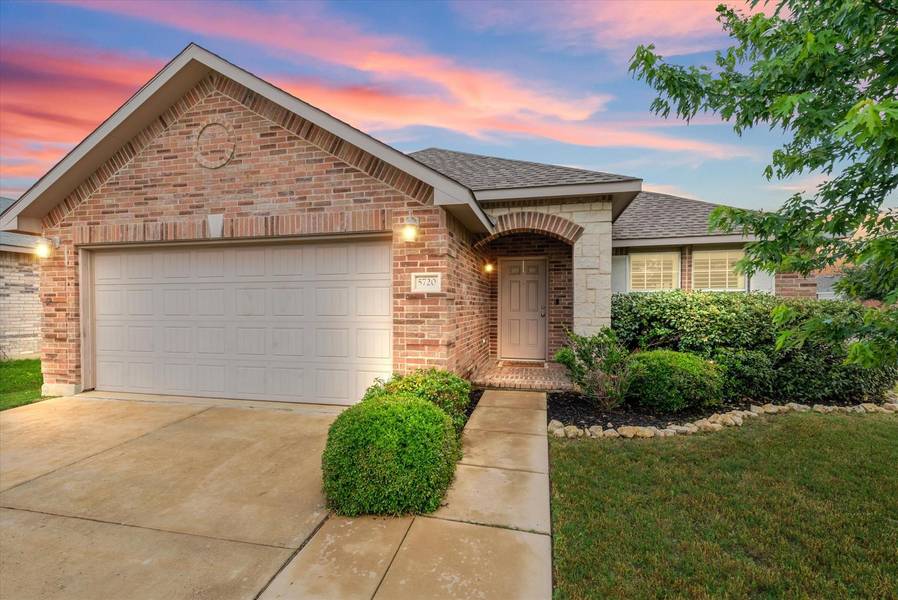 5720 Mirror Ridge Drive, Fort Worth, TX 76179