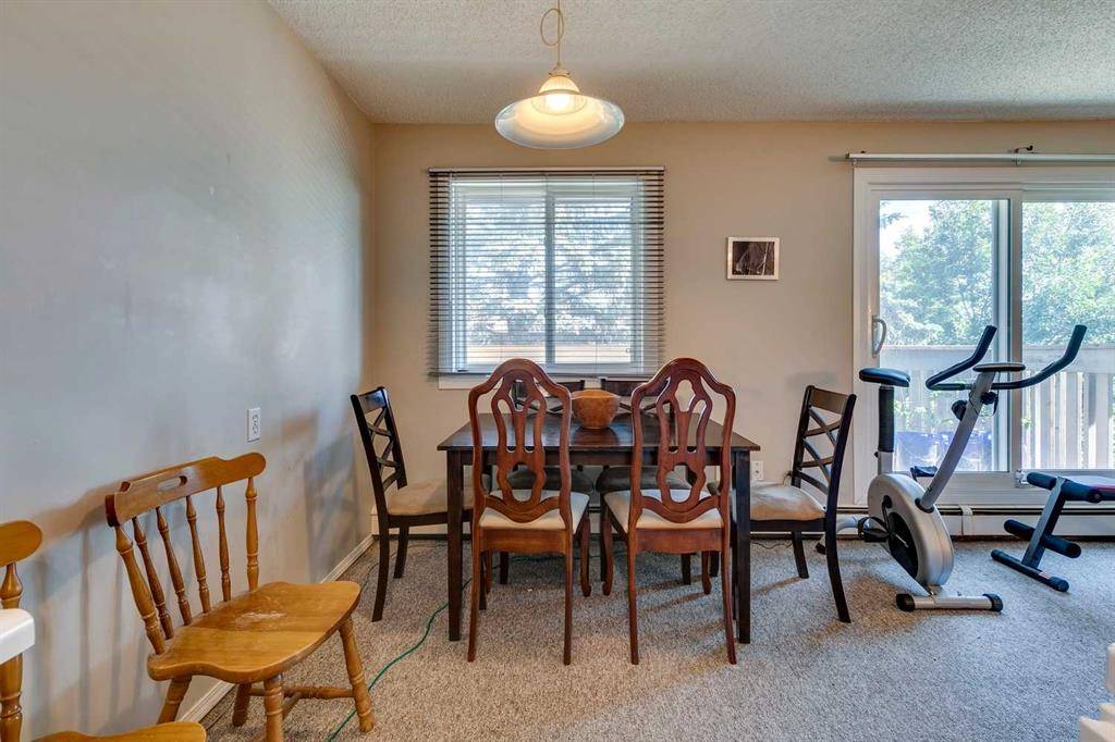 Calgary, AB T2W 3L6,11620 Elbow DR SW #833