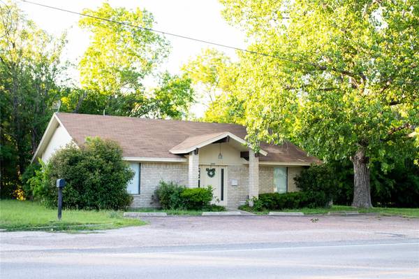 1315 W 5TH Street, Clifton, TX 76634