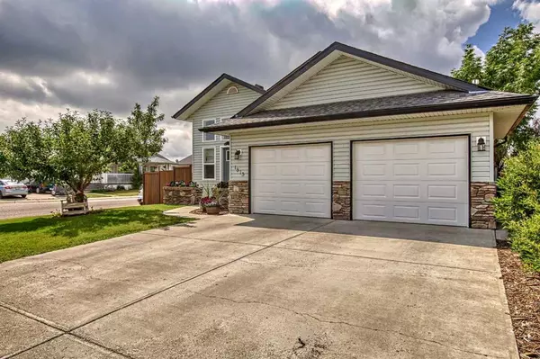 High River, AB T1V 1Y2,1815 3 AVE SE