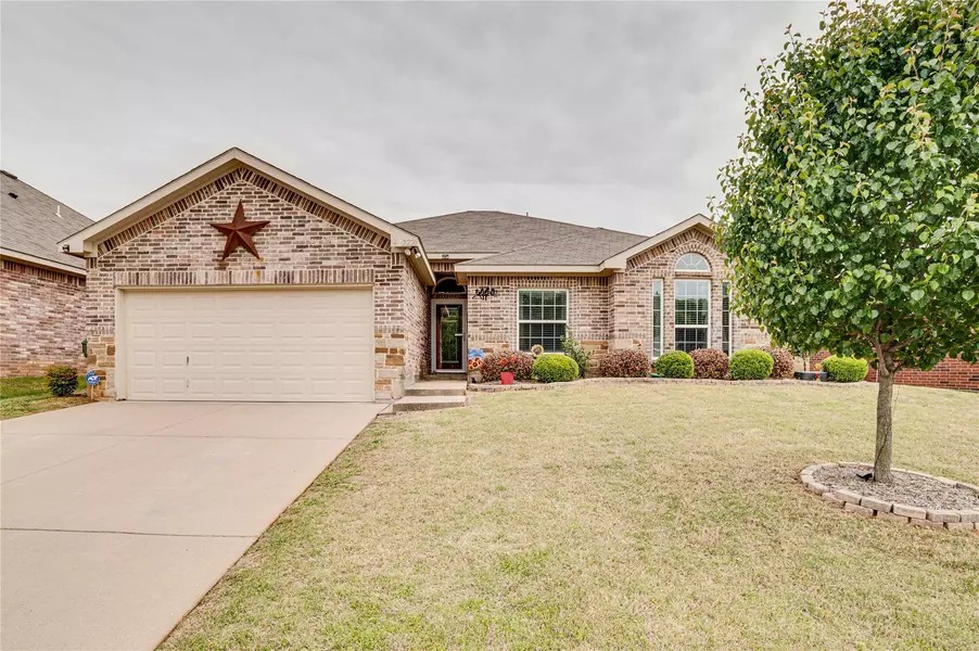 2229 Cancun Drive, Mansfield, TX 76063