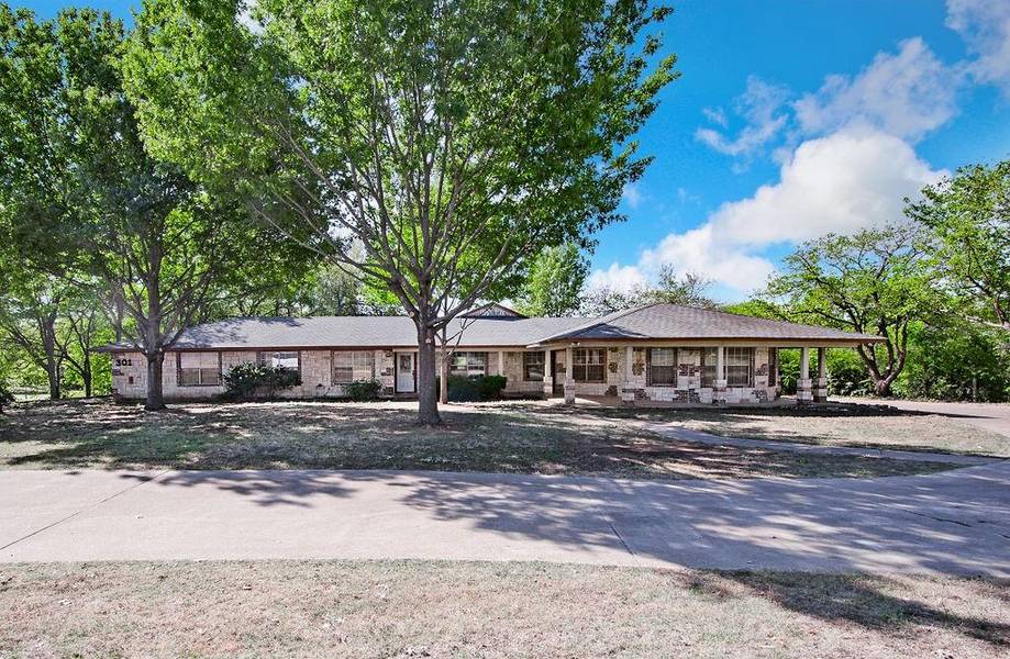 301 Reunion Drive, Alvarado, TX 76009