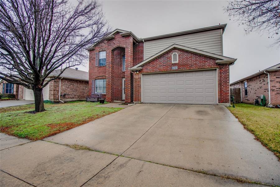 208 Lochwood Drive, Wylie, TX 75098