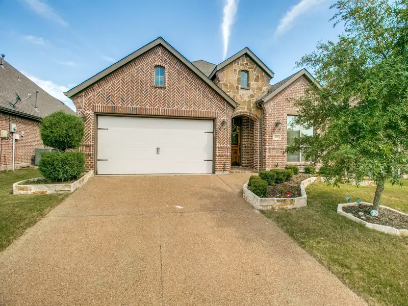 411 Fairway Bluff Drive, Wylie, TX 75098