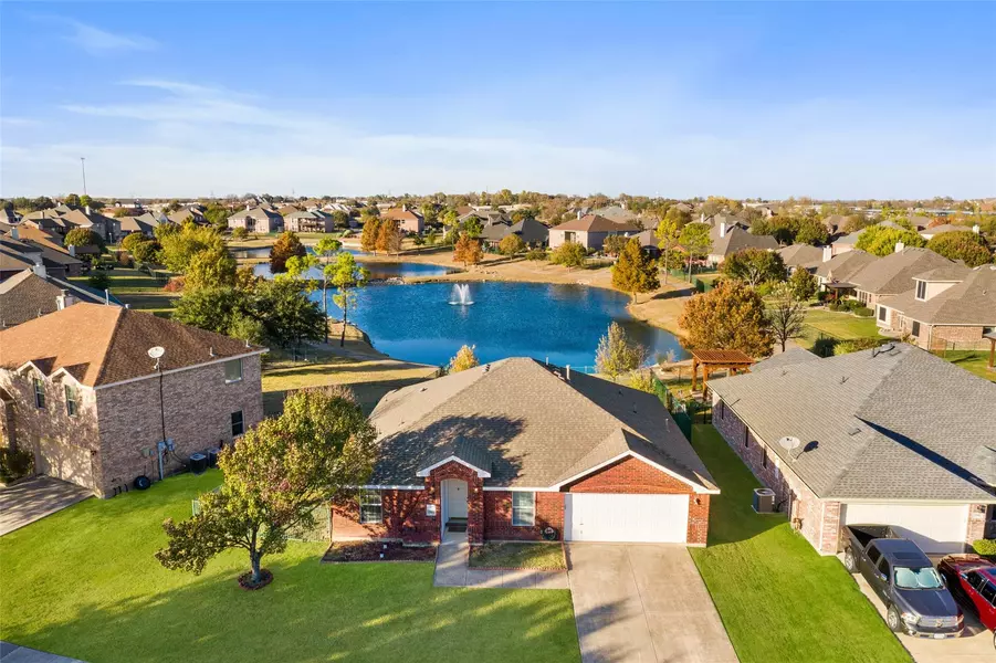 1902 Water Fall Way, Wylie, TX 75098