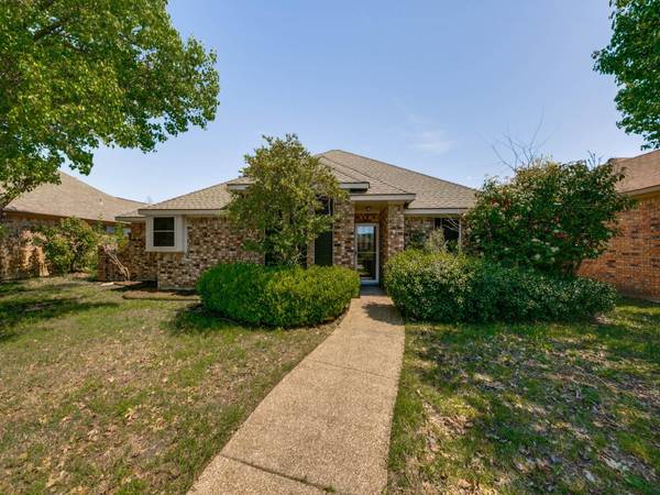 406 N Winding Oaks Drive, Wylie, TX 75098