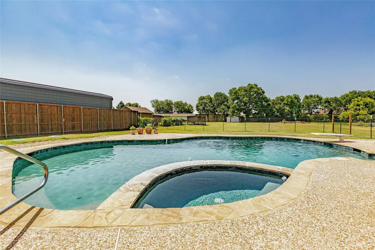 Wylie, TX 75098,922 Twin Oaks Drive