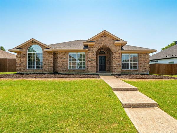 9306 Chimneywood Drive, Rowlett, TX 75089