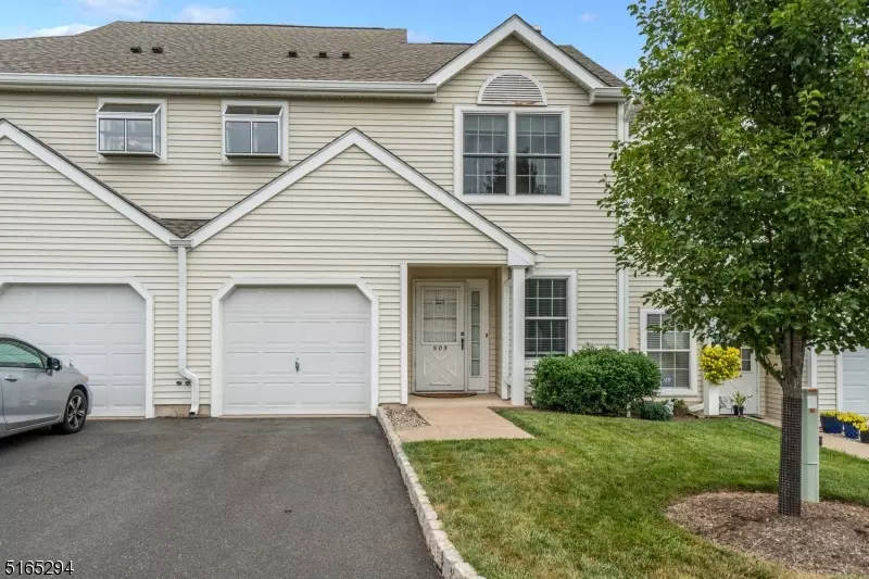 Holland Twp., NJ 08848,905 Fox Hill Pl