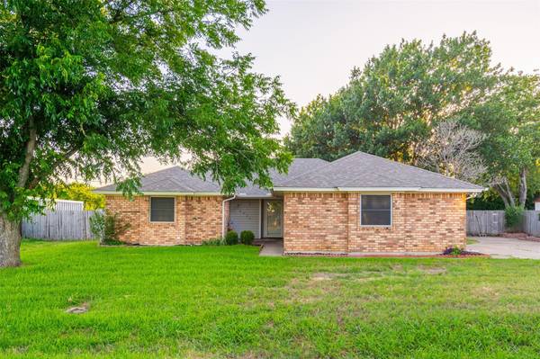 10904 Brownfield Drive, Fort Worth, TX 76028