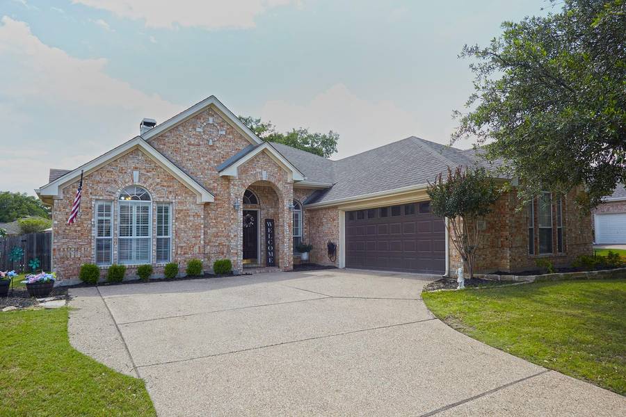 1011 Muirfield Drive, Mansfield, TX 76063