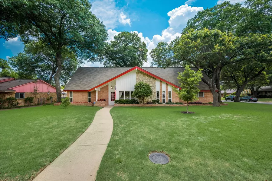 3420 Shady Hollow Lane, Dallas, TX 75233