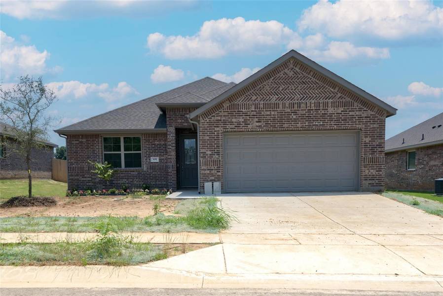 108 Maverick Trail, Valley View, TX 76272