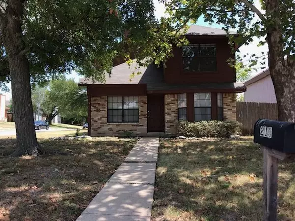 216 Callender Drive, Fort Worth, TX 76108