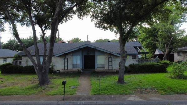 1213 Holt Avenue, Desoto, TX 75115