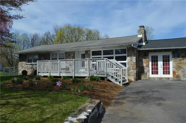 Upper Mt Bethel Twp, PA 18343,2836 North Delaware Drive