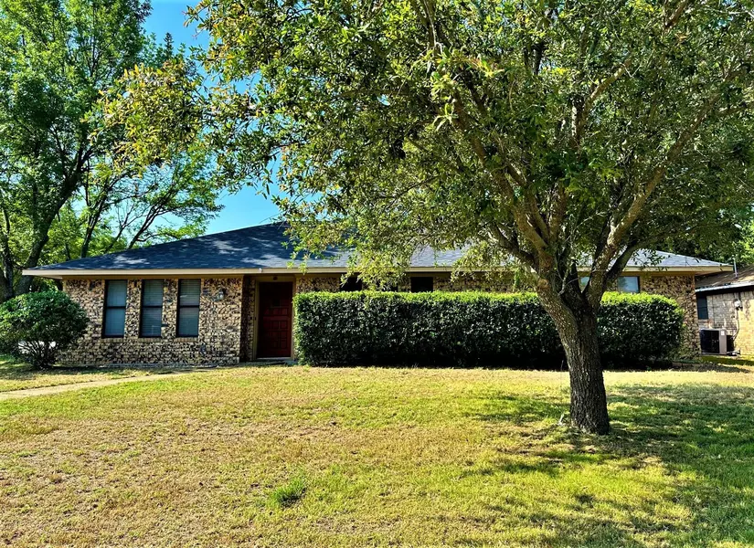 2800 Regal Drive, Denison, TX 75020