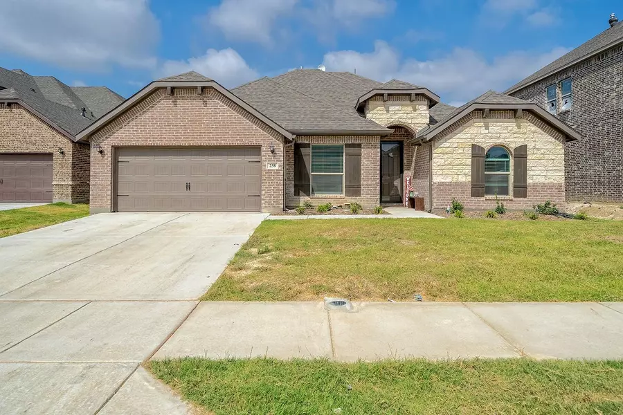 258 Clairmont Drive, Ponder, TX 76259