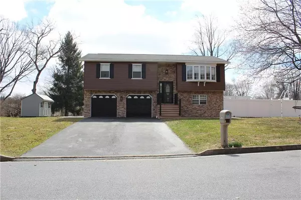 392 Oxford Drive, Bethlehem City, PA 18017