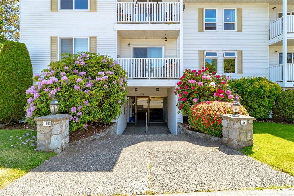 Esquimalt, BC V9A 3R1,1351 Esquimalt Rd #303