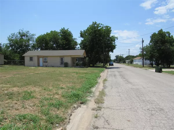 Mineral Wells, TX 76067,605 2nd Avenue