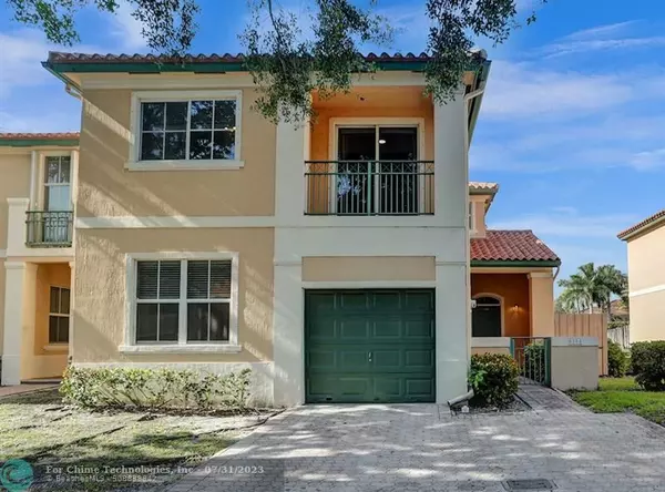 8384 NW 142nd St,  Miami Lakes,  FL 33016