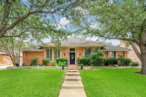 3008 Creekview Drive, Grapevine, TX 76051